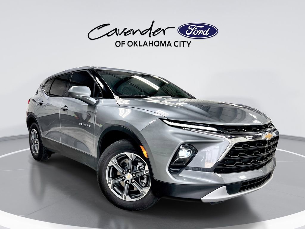 Used 2025 Chevrolet Blazer LT image 1