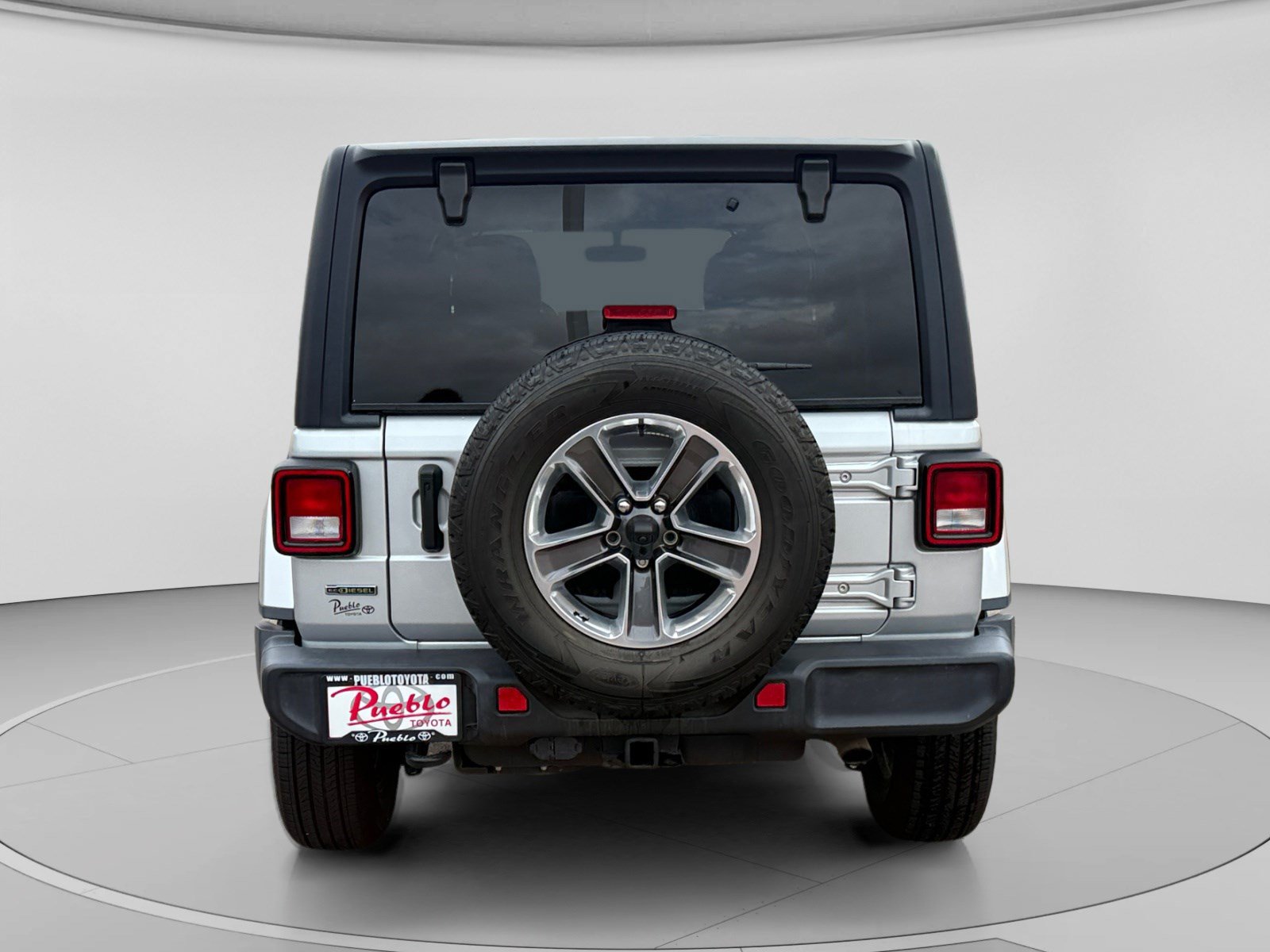 Used 2022 Jeep Wrangler Unlimited Sahara w/ Cold Weather Group AWD/4WD image 4