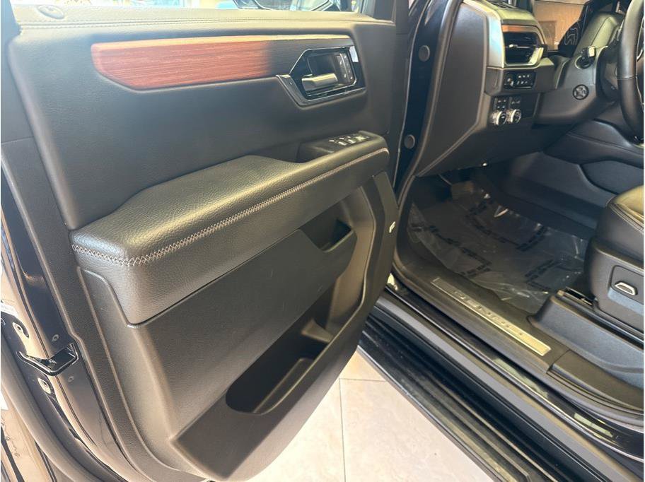 Used 2025 GMC Yukon Denali AWD/4WD image 10