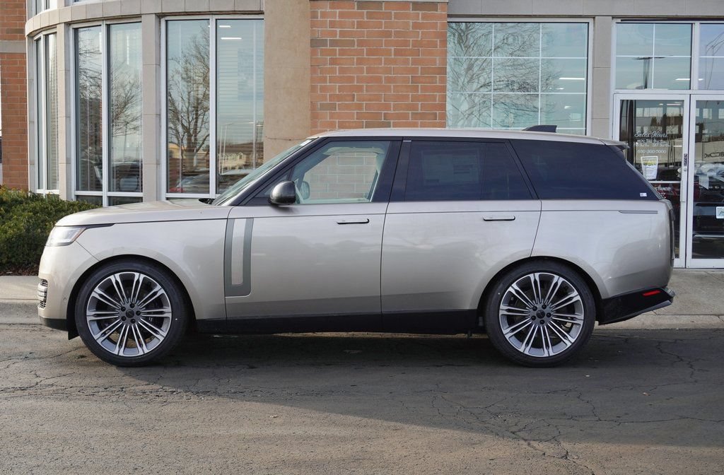 Used 2026 Land Rover Range Rover SE AWD/4WD image 2