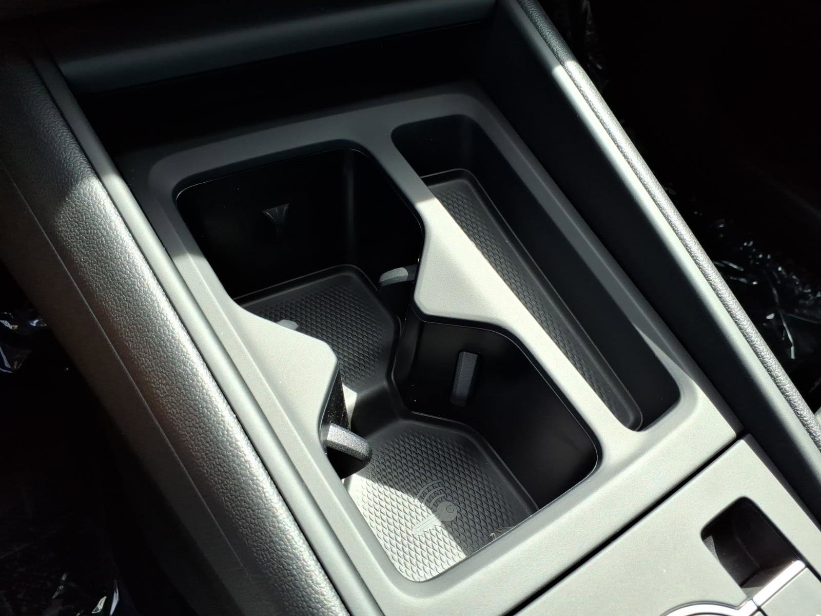 New 2026 Volkswagen Tiguan SE image 16