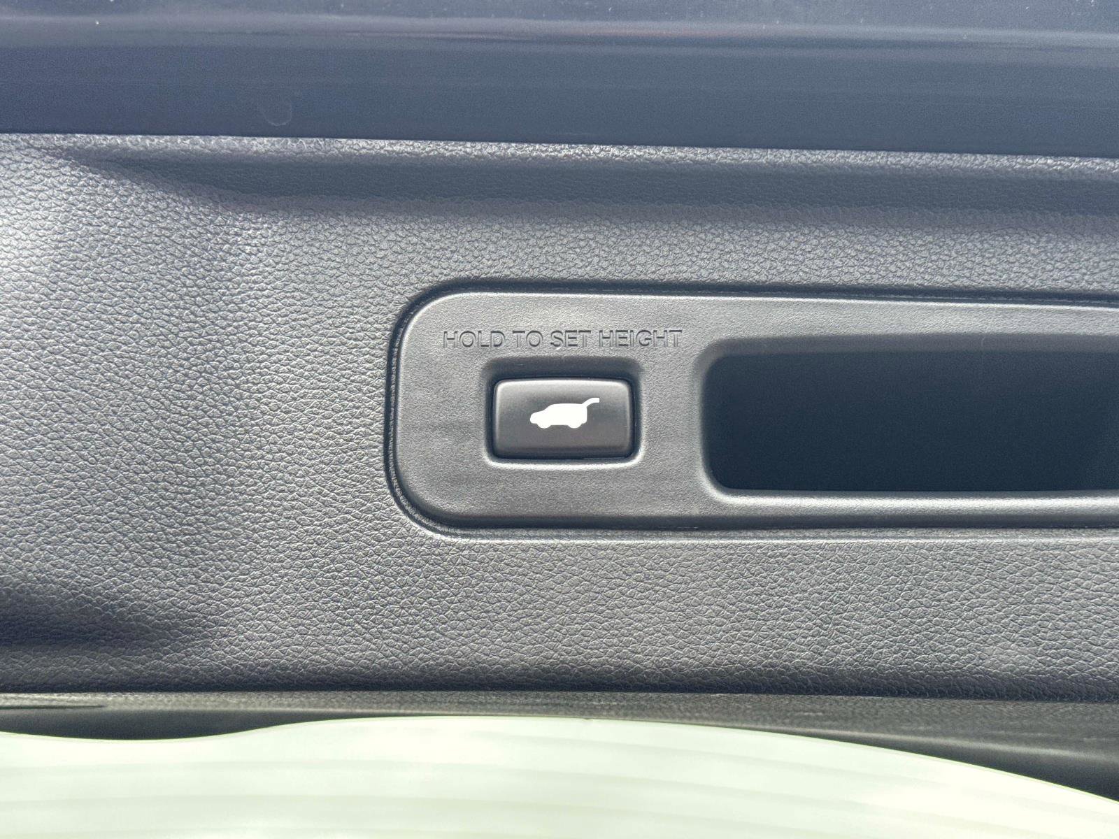 Certified 2023 Honda Pilot Touring image 13