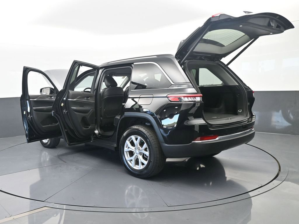 Used 2024 Jeep Grand Cherokee Limited w/ Luxury Tech Group II image 83