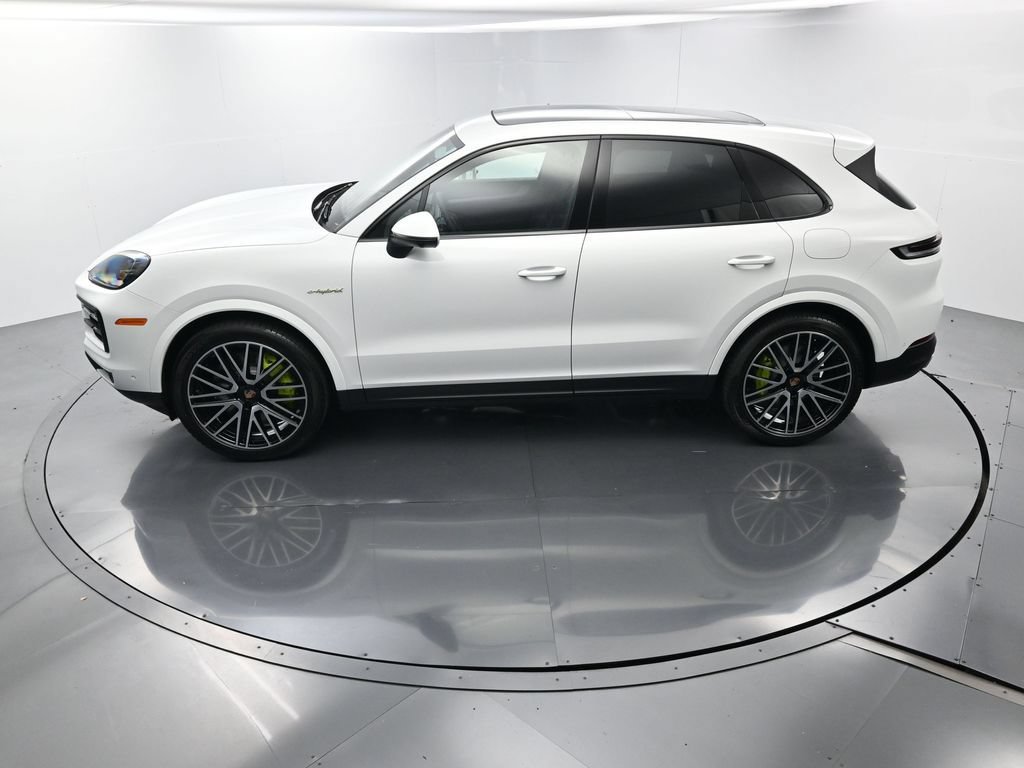 Certified 2026 Porsche Cayenne E-Hybrid AWD/4WD image 31
