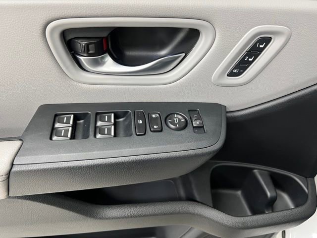 Used 2025 Honda Pilot Touring image 16