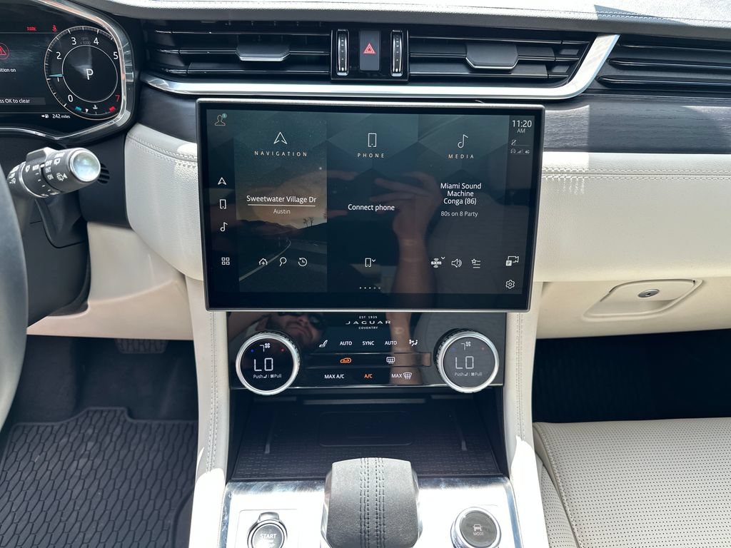Used 2024 Jaguar F-PACE R-Dynamic S AWD/4WD image 29