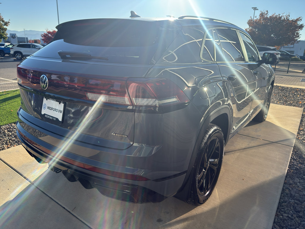 New 2026 Volkswagen Atlas Cross Sport SEL R-Line image 4