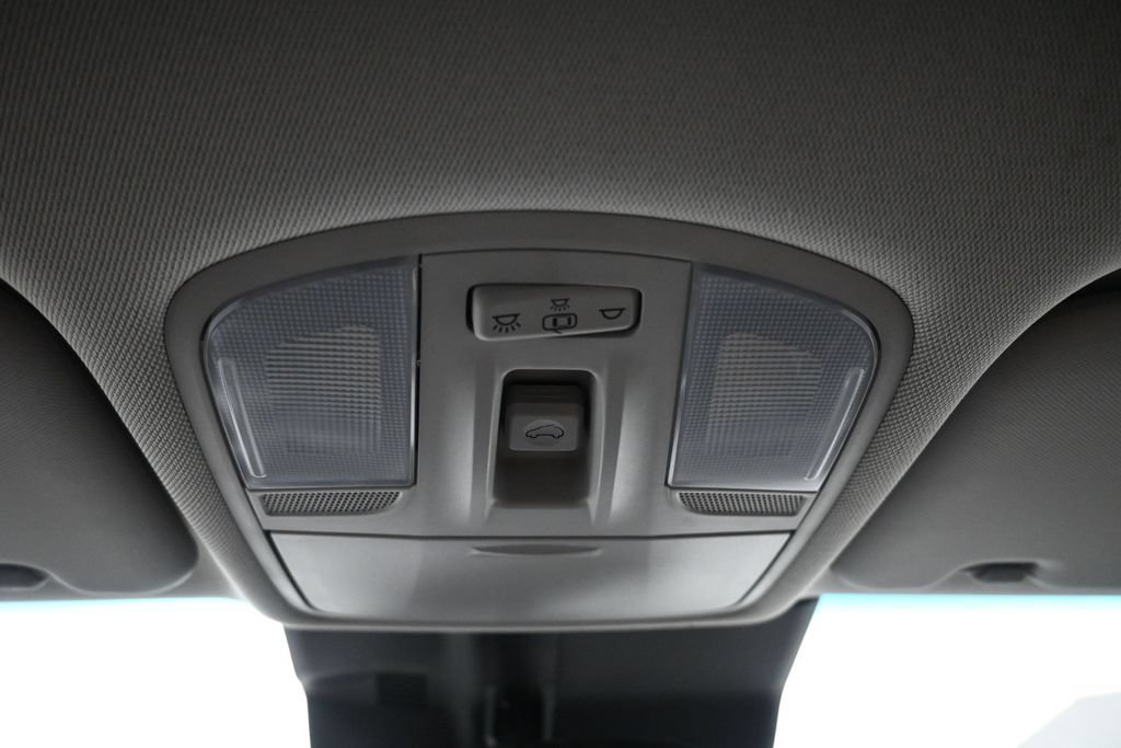Certified 2022 Hyundai Kona SEL w/ Convenience Package AWD/4WD image 18