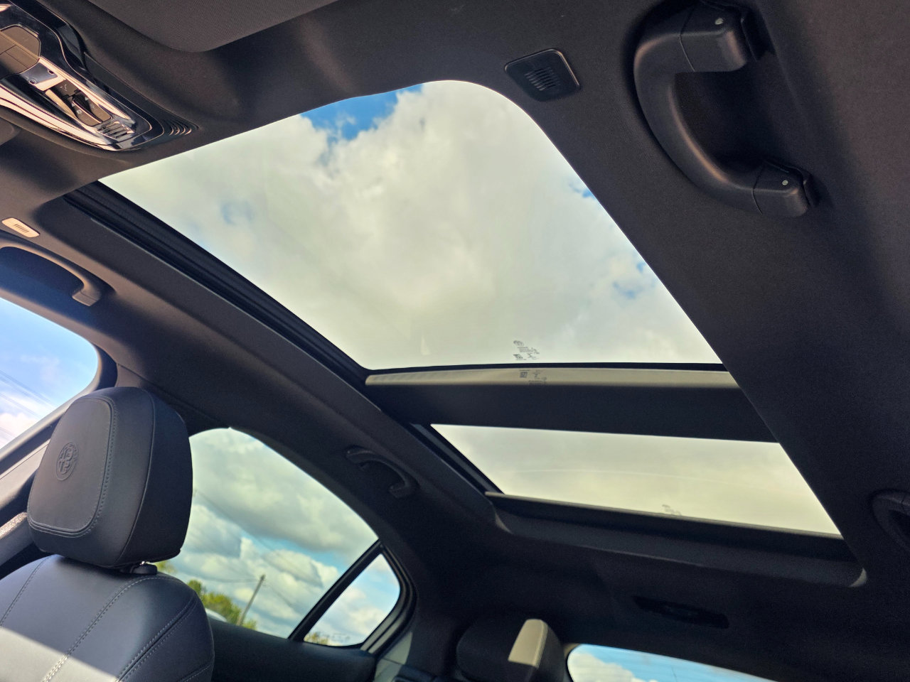 Used 2022 Alfa Romeo Stelvio Ti image 3