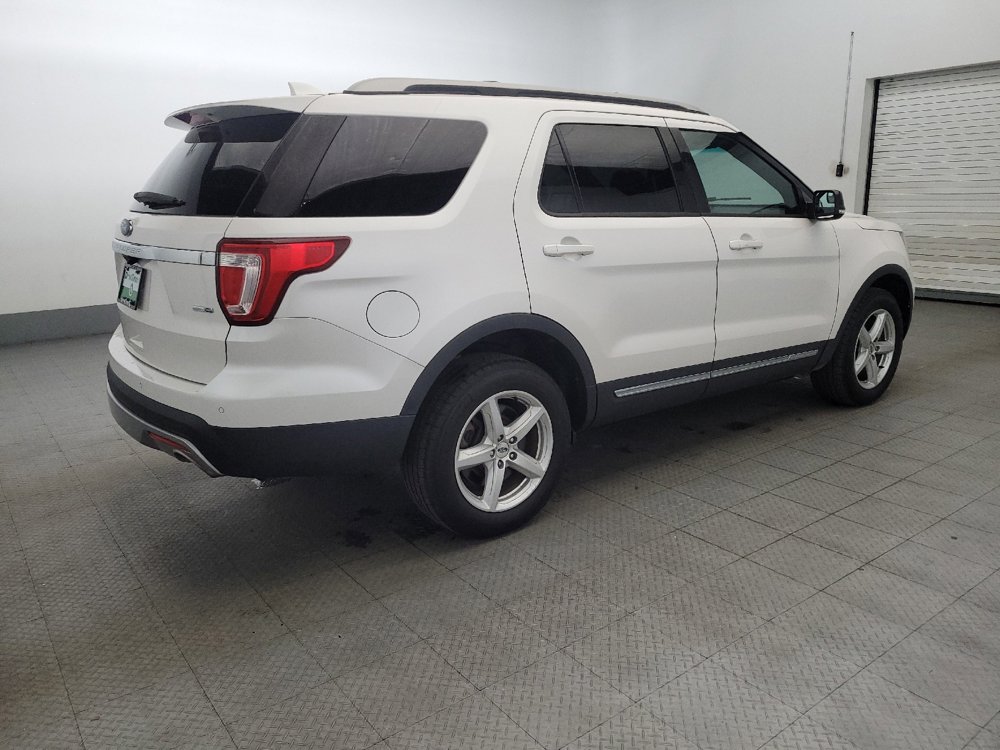 Used 2016 Ford Explorer XLT image 10