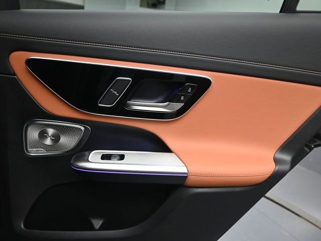 Used 2025 Mercedes-Benz GLC 300 image 29