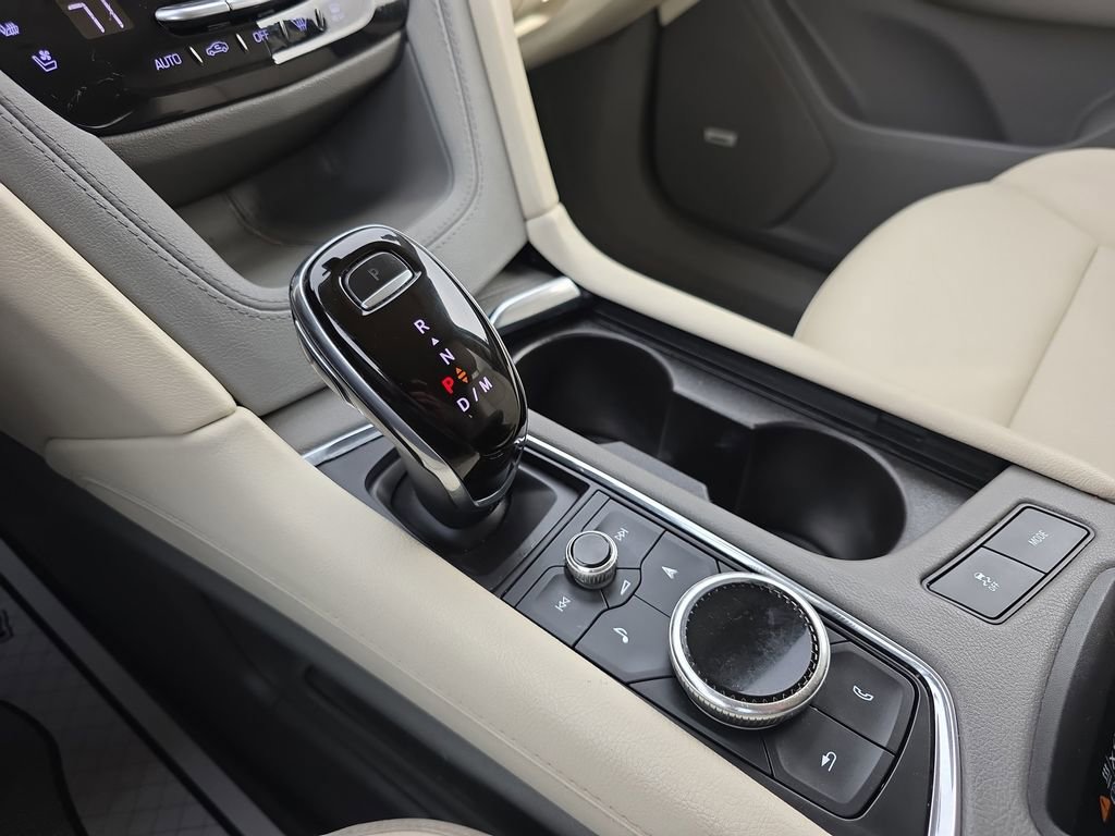 Used 2020 Cadillac XT6 Premium Luxury image 24