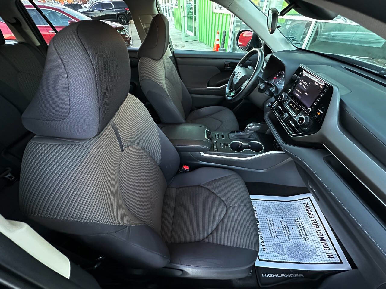 Used 2020 Toyota Highlander LE image 17