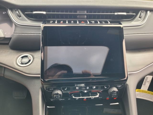 New 2025 Jeep Grand Cherokee Limited w/ Luxury Tech Group II image 23