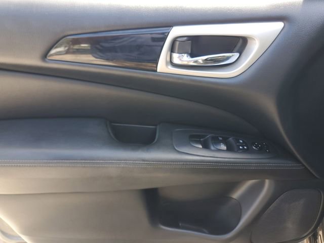Used 2018 Nissan Pathfinder SV w/ SV Tech Package image 18