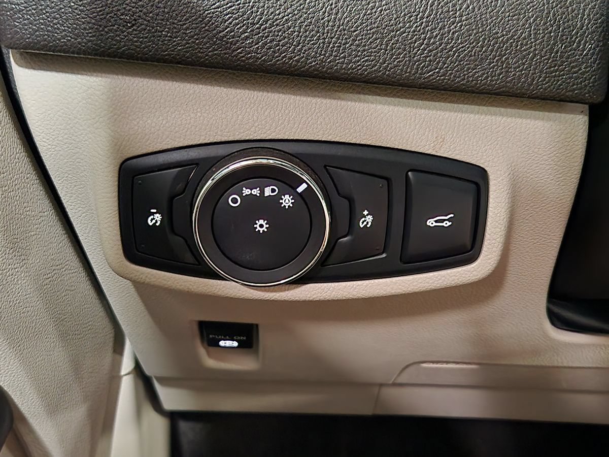 Used 2019 Lincoln MKC Reserve w/ MKC Technology Package FWD image 38