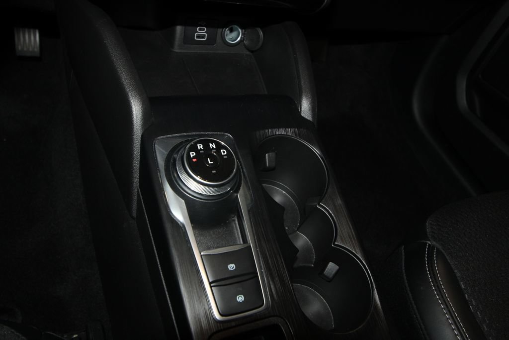 Used 2025 Ford Escape SE w/ Class II Trailer Tow Package FWD image 18
