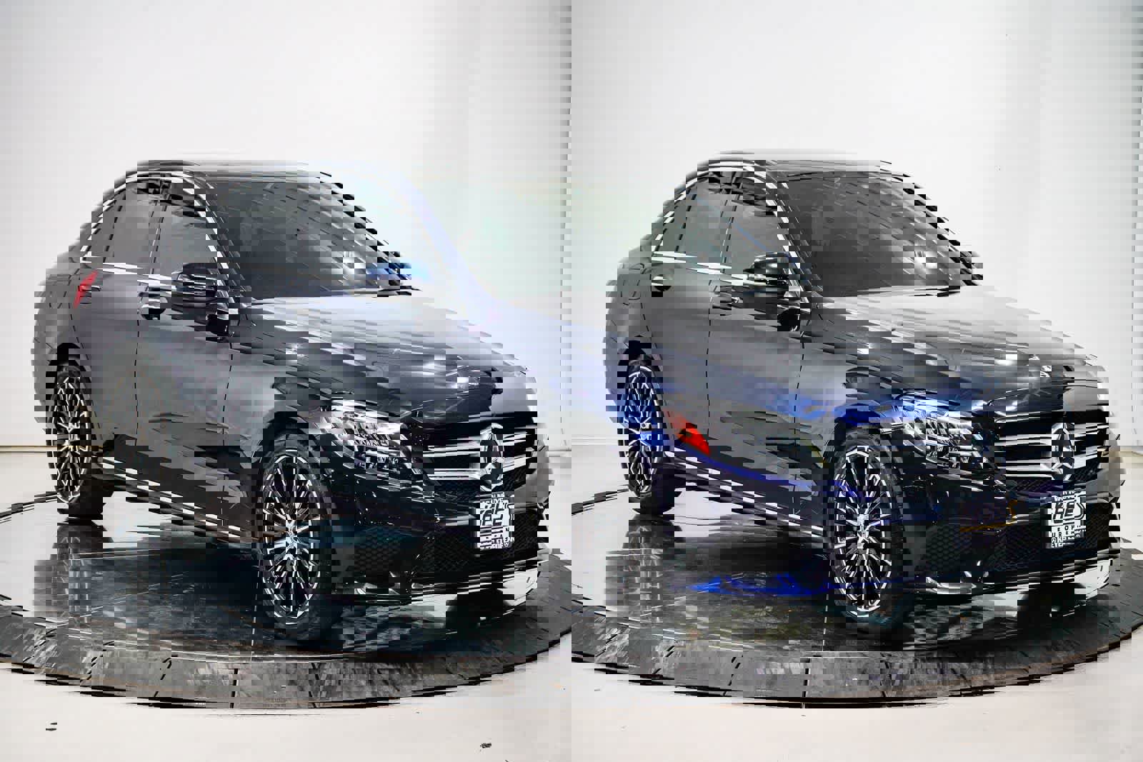 Used 2020 Mercedes-Benz C 300 Sedan image 5