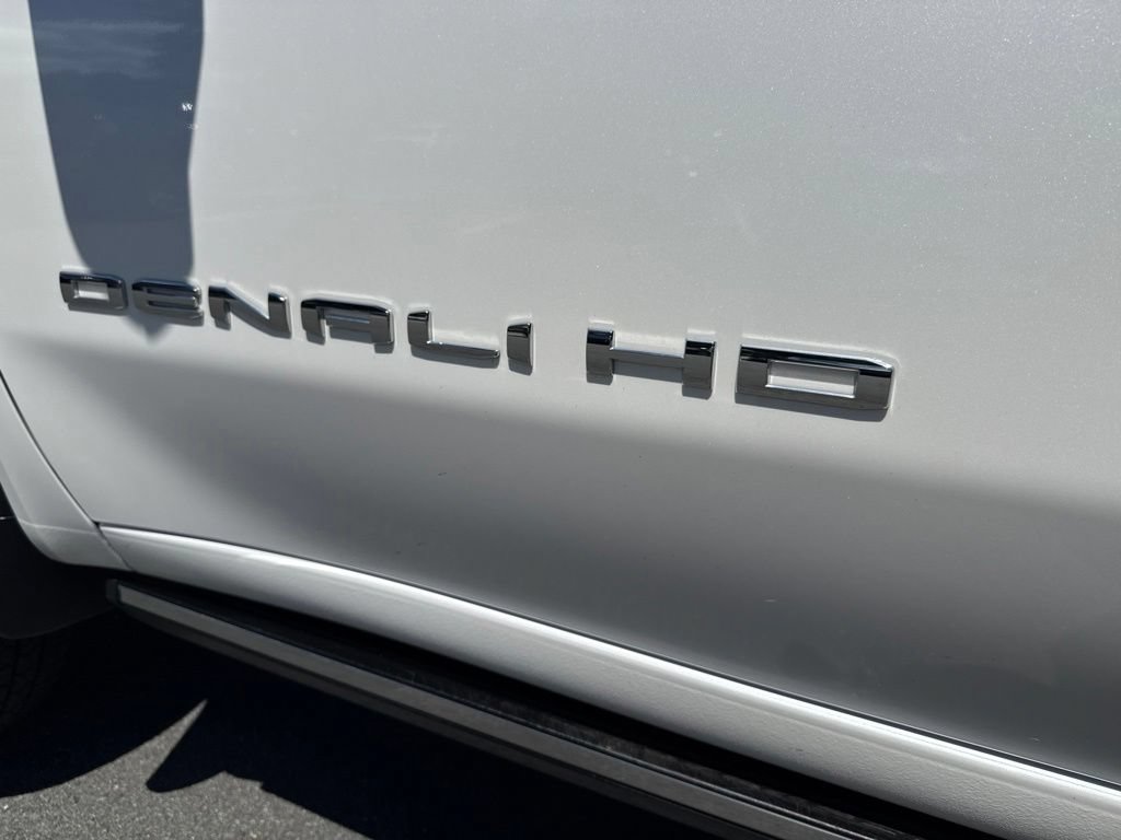 Used 2025 GMC Sierra 3500 Denali w/ Denali Reserve Package AWD/4WD image 15