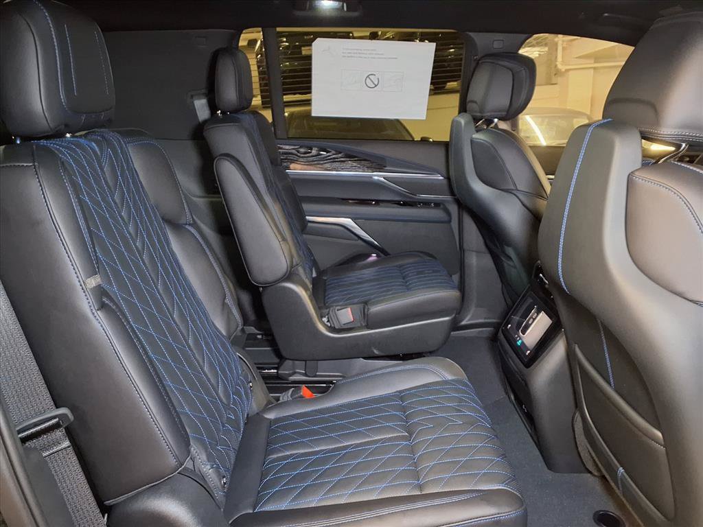 New 2026 Cadillac Escalade IQL Luxury AWD/4WD image 6