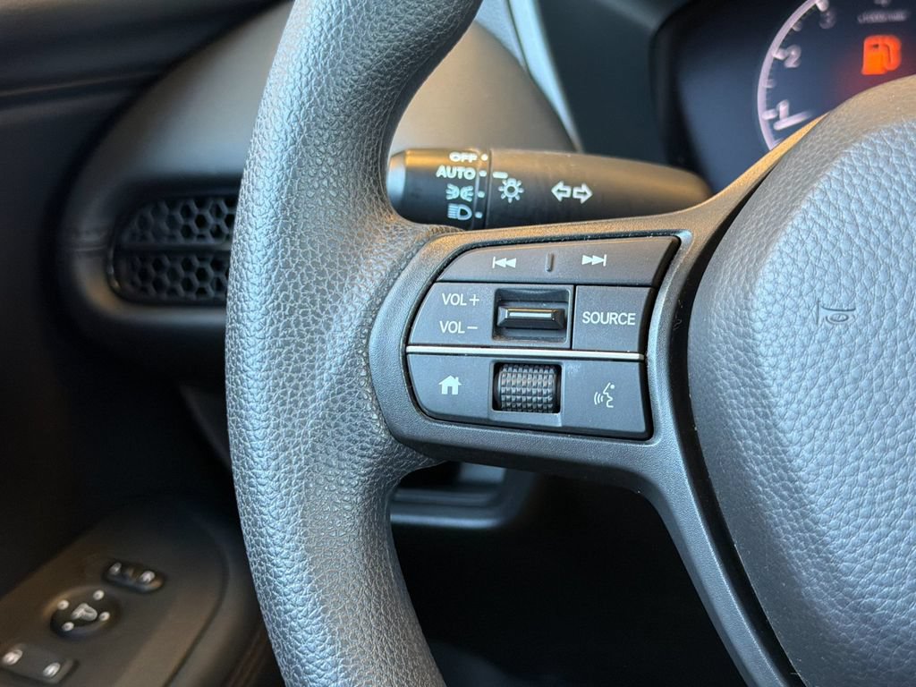 Used 2023 Honda HR-V LX image 29