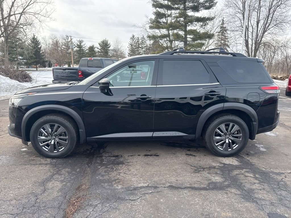 Used 2023 Nissan Pathfinder SV w/ Cargo Package AWD/4WD image 6