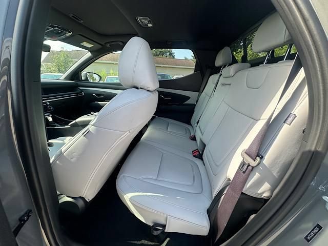 Used 2025 Hyundai Santa Cruz SEL AWD/4WD image 8