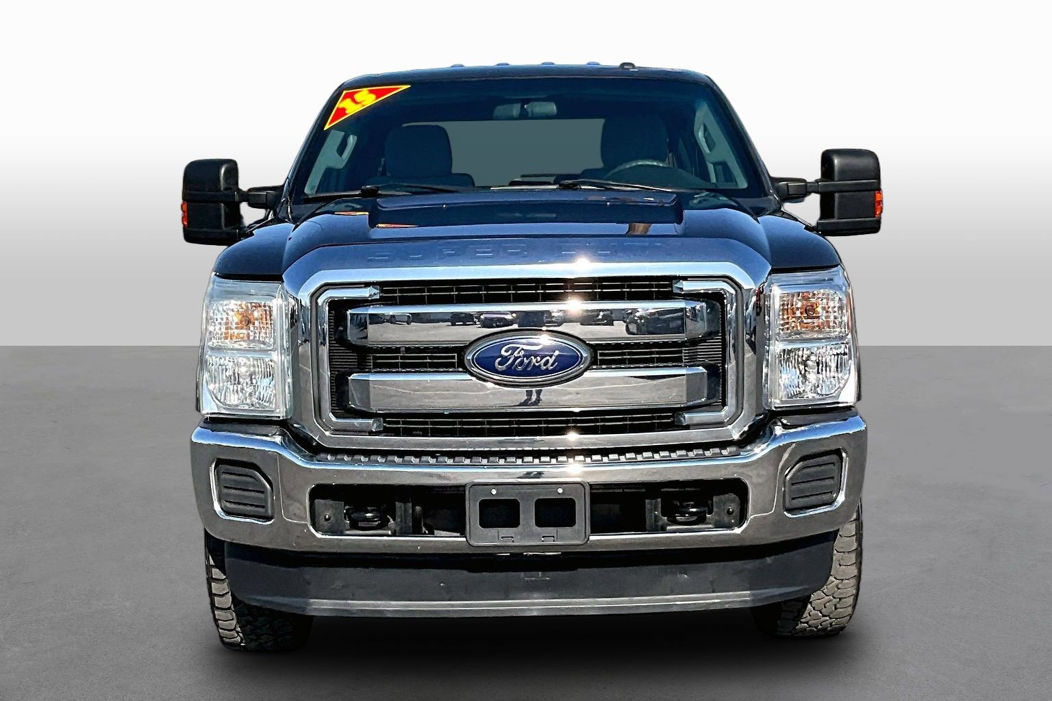 Used 2016 Ford F250 XLT w/ XLT Interior Package AWD/4WD image 3