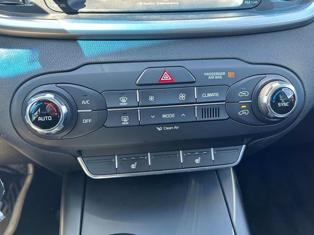 Used 2017 Kia Sorento LX w/ LX Convenience Package image 14
