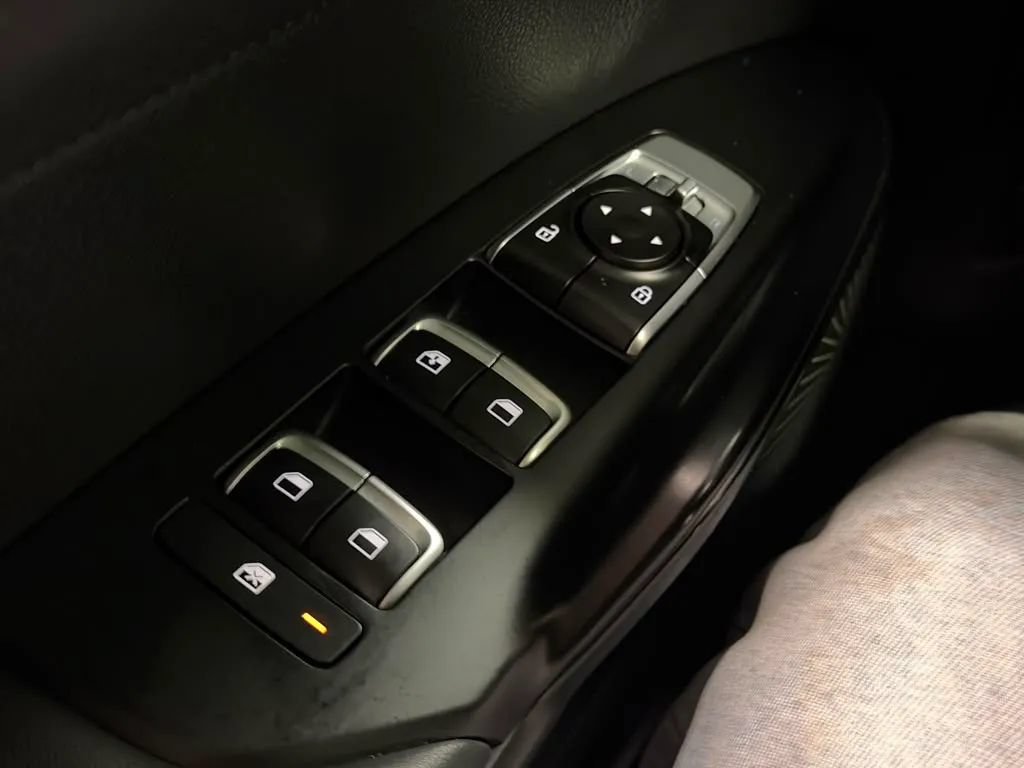 Used 2023 Kia K5 GT-Line AWD/4WD image 34