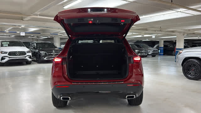 Used 2026 Mercedes-Benz GLA 250 4MATIC image 7