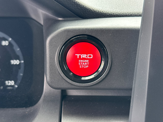 Used 2025 Toyota Tacoma TRD Sport AWD/4WD image 31