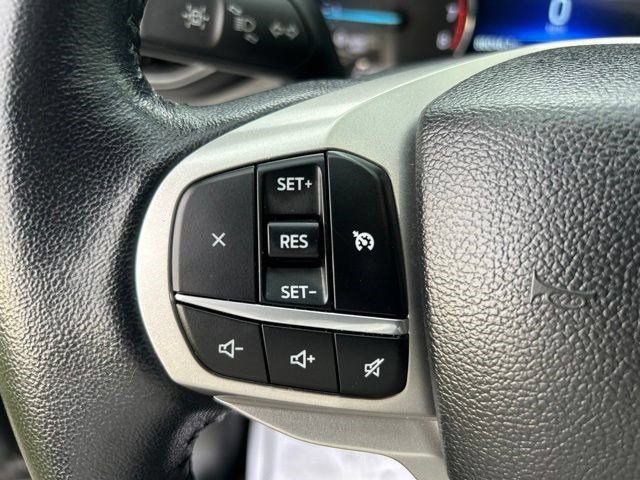 Used 2023 Ford Explorer XLT AWD/4WD image 17