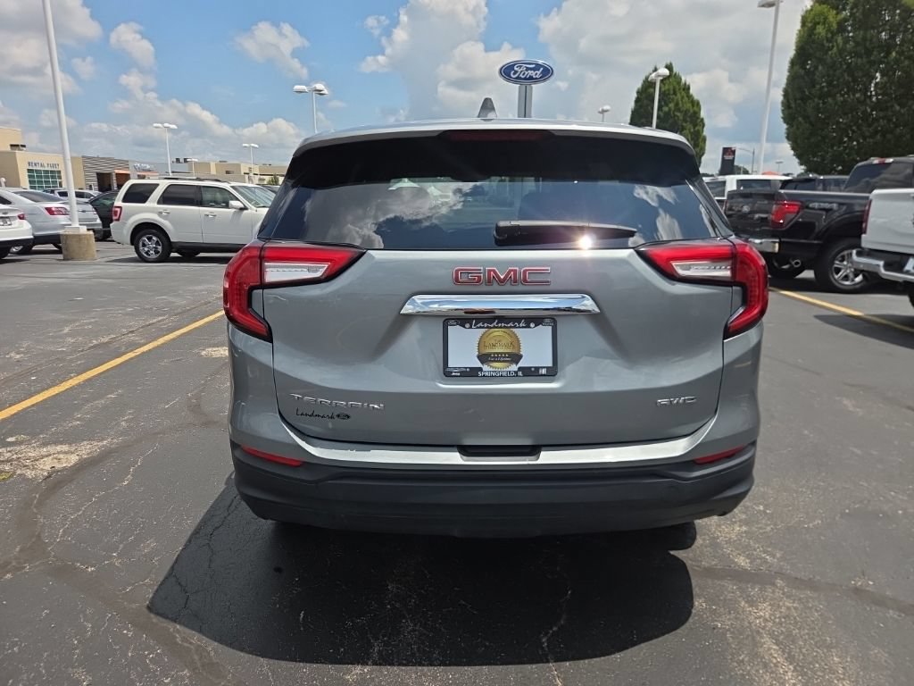 Used 2024 GMC Terrain SLE AWD/4WD image 5
