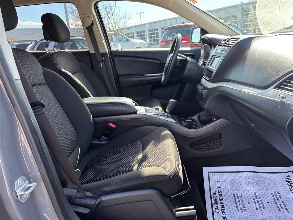 Used 2020 Dodge Journey SE w/ Blacktop Package image 15