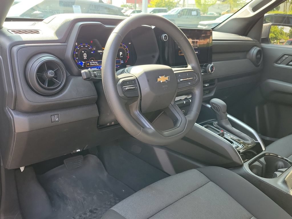 Used 2025 Chevrolet Colorado W/T RWD image 20