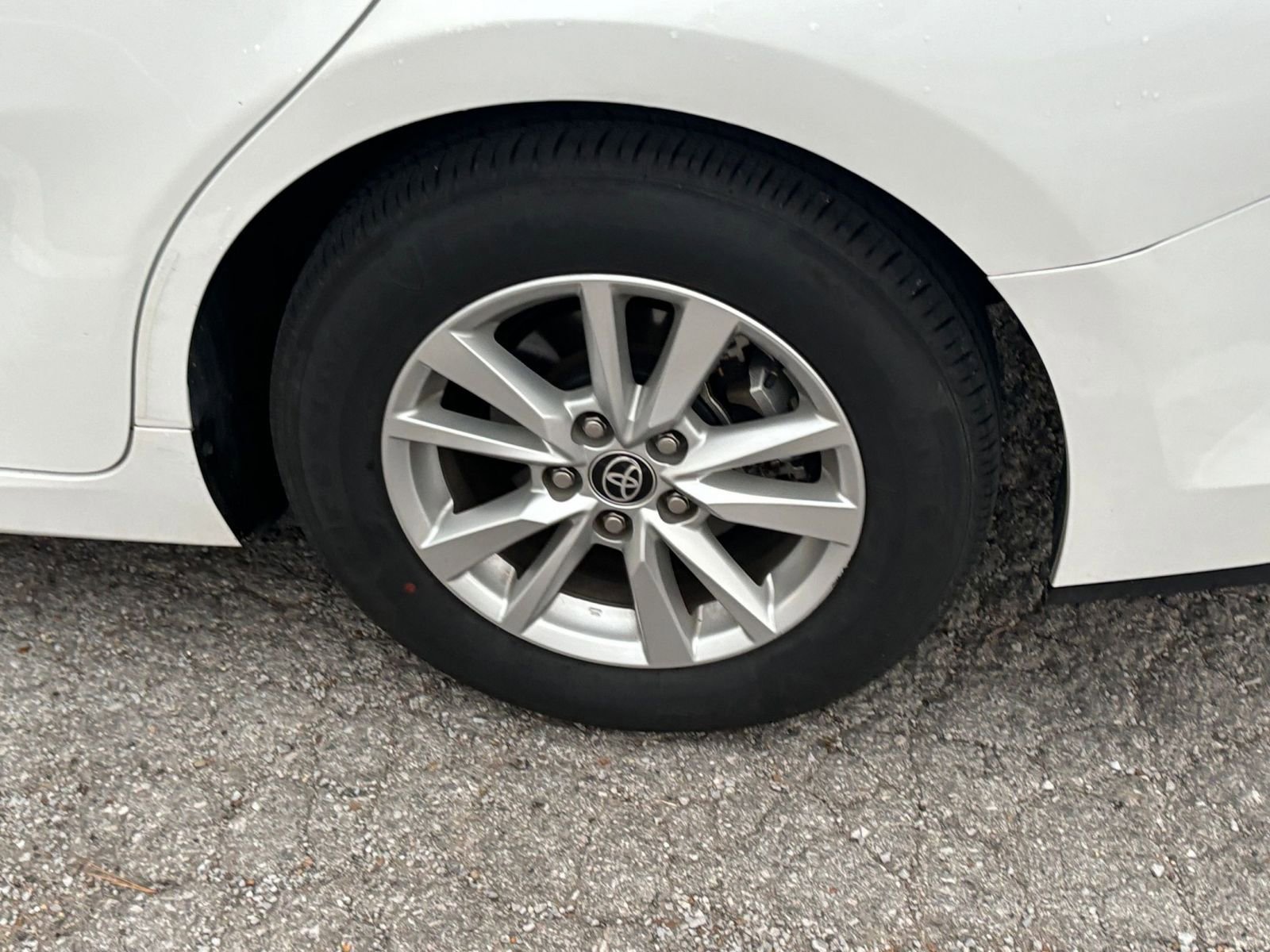 Used 2025 Toyota Camry LE image 29