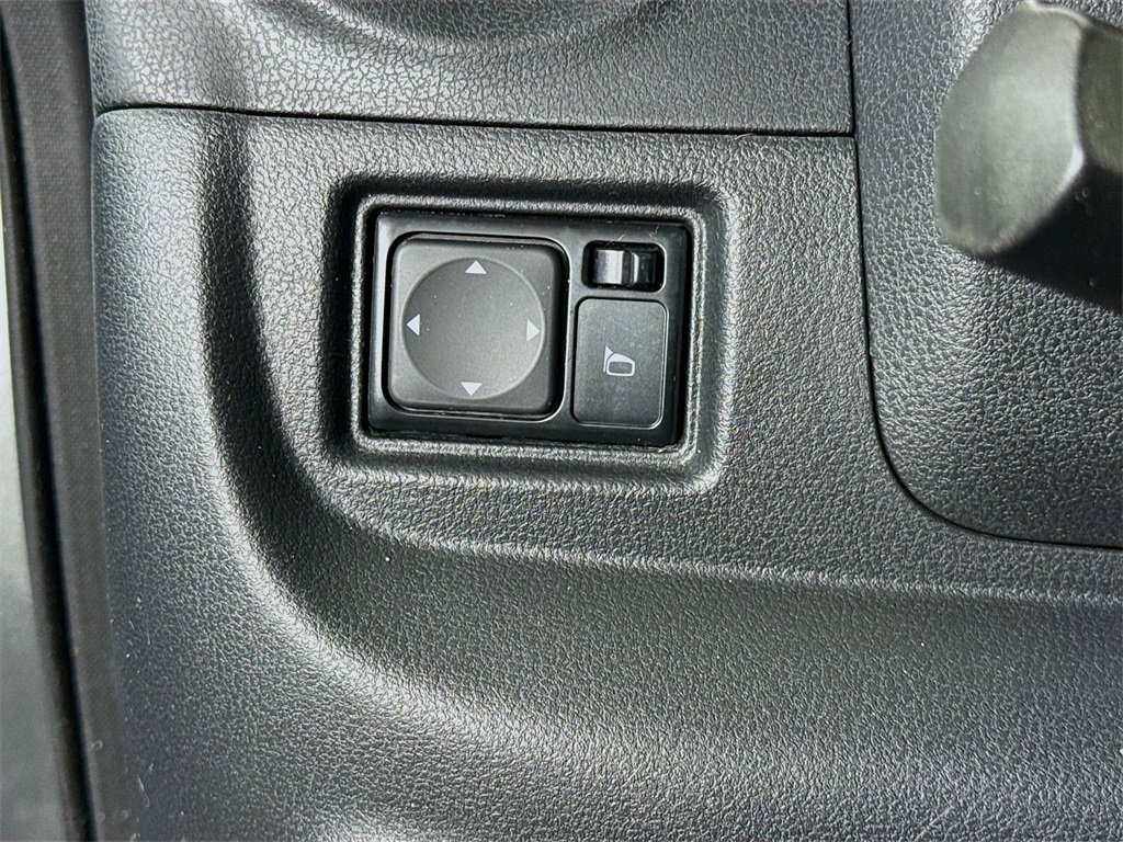 Used 2014 Nissan Versa Note SV image 16