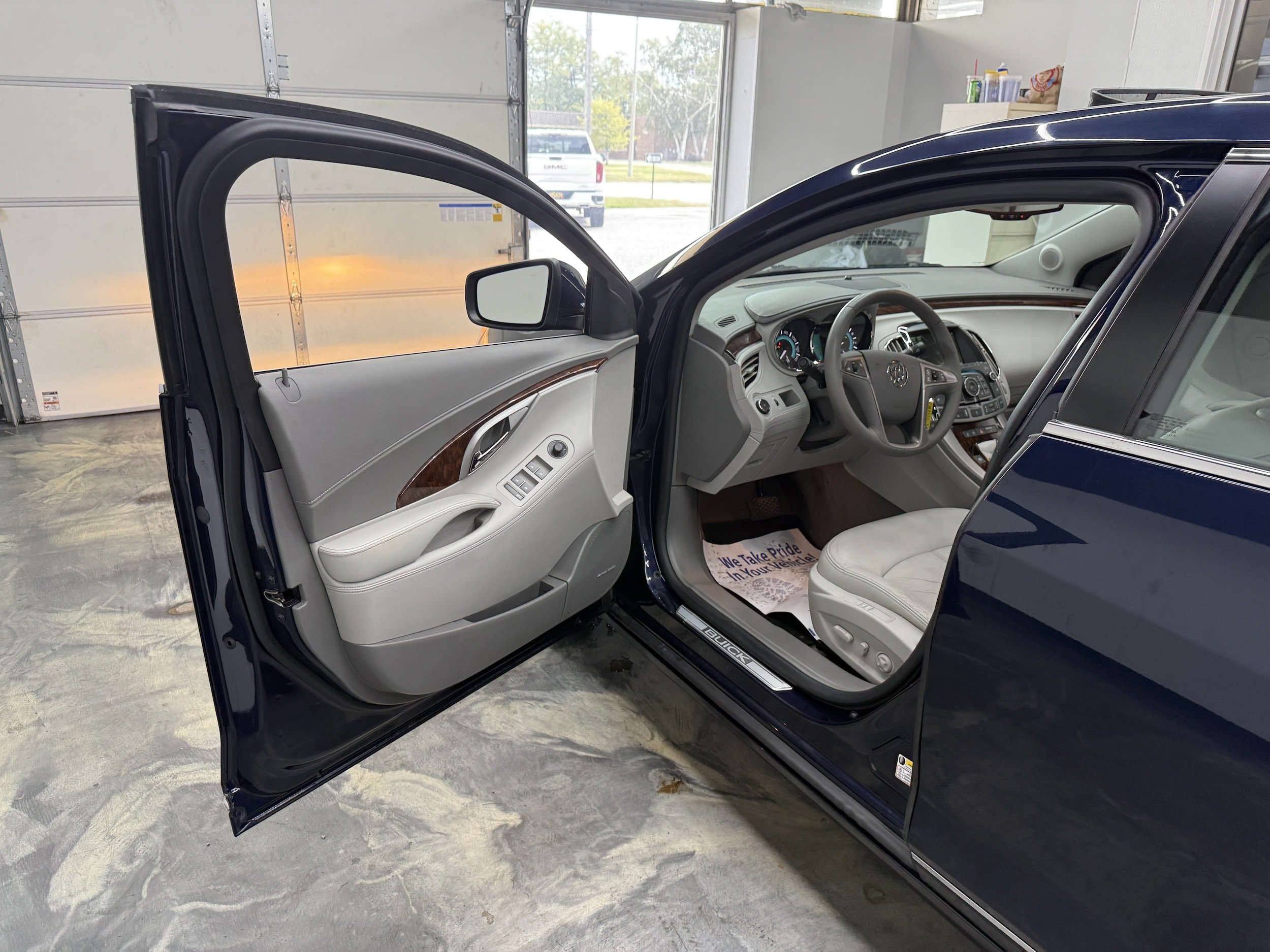 Used 2010 Buick LaCrosse CXL FWD image 8