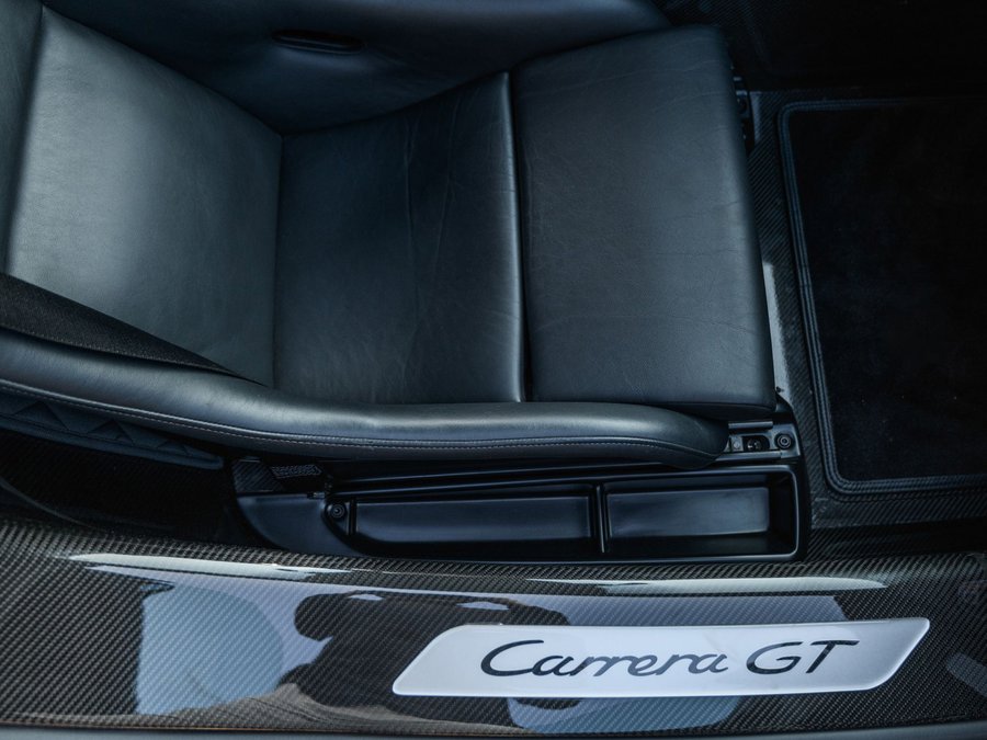 Used 2005 Porsche Carrera GT image 20