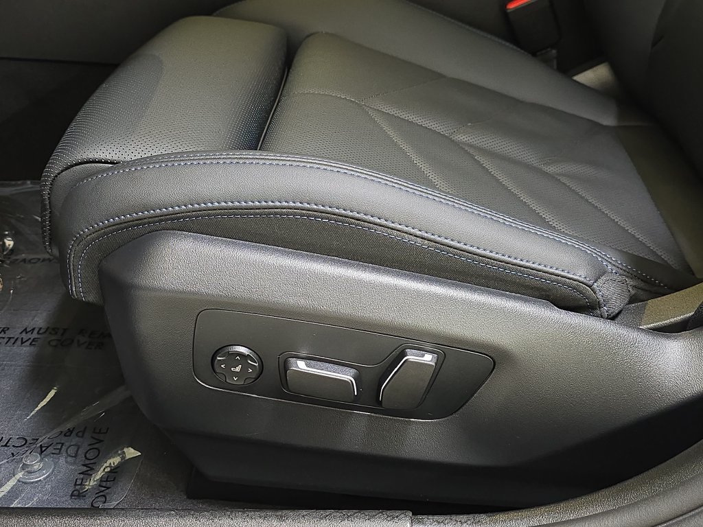 Certified 2026 BMW 550e xDrive AWD/4WD image 28
