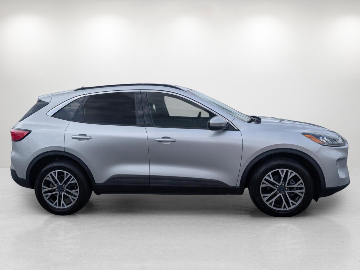 Used 2020 Ford Escape SEL image 4