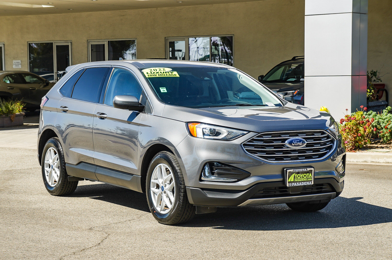 Used 2022 Ford Edge SEL AWD/4WD image 3