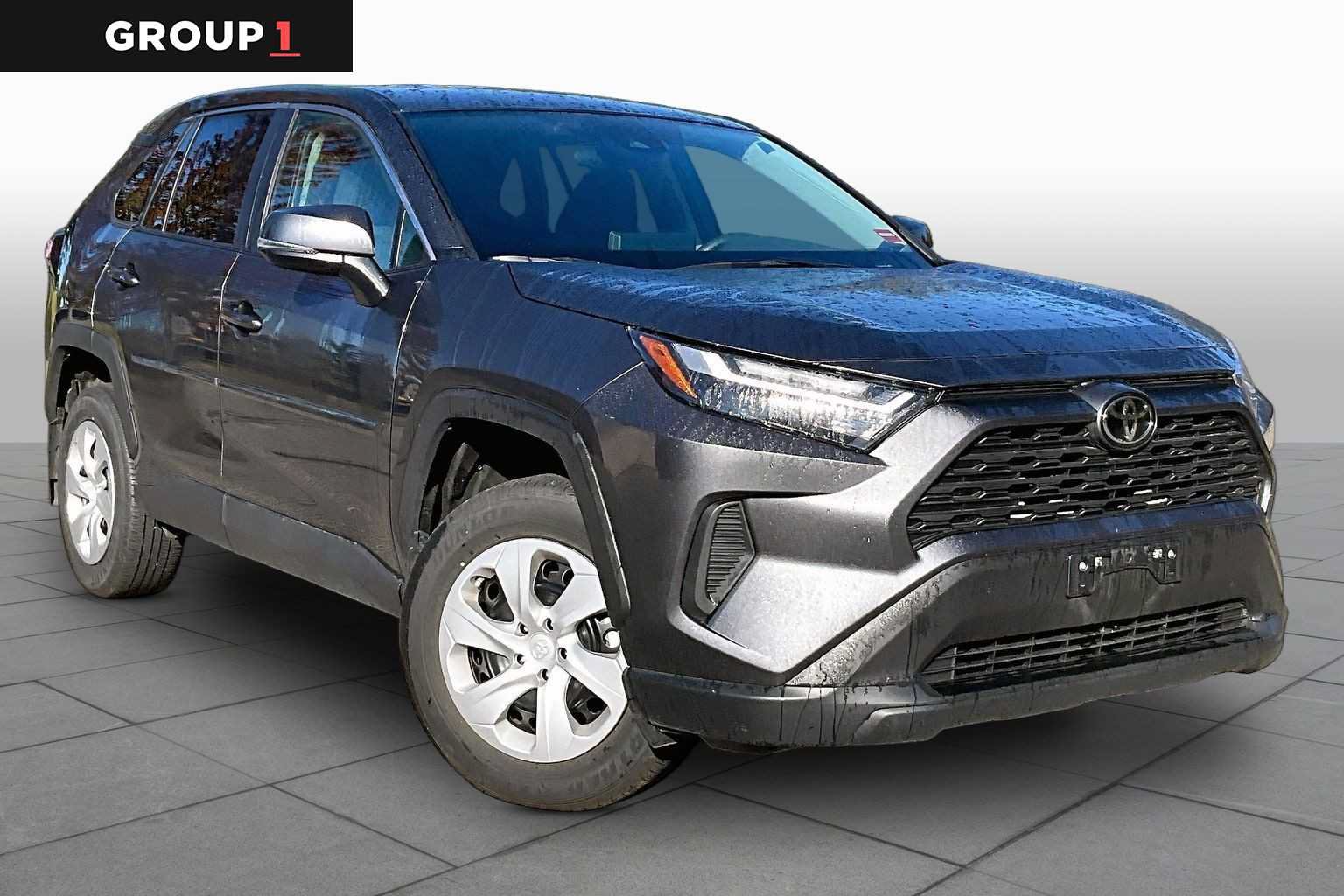 Used 2025 Toyota RAV4 LE AWD/4WD image 3