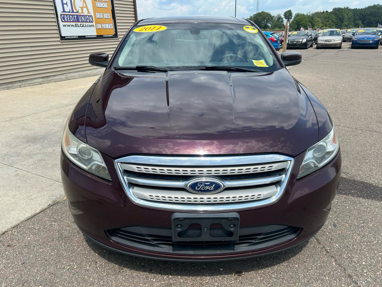 Used 2011 Ford Taurus SEL FWD image 2