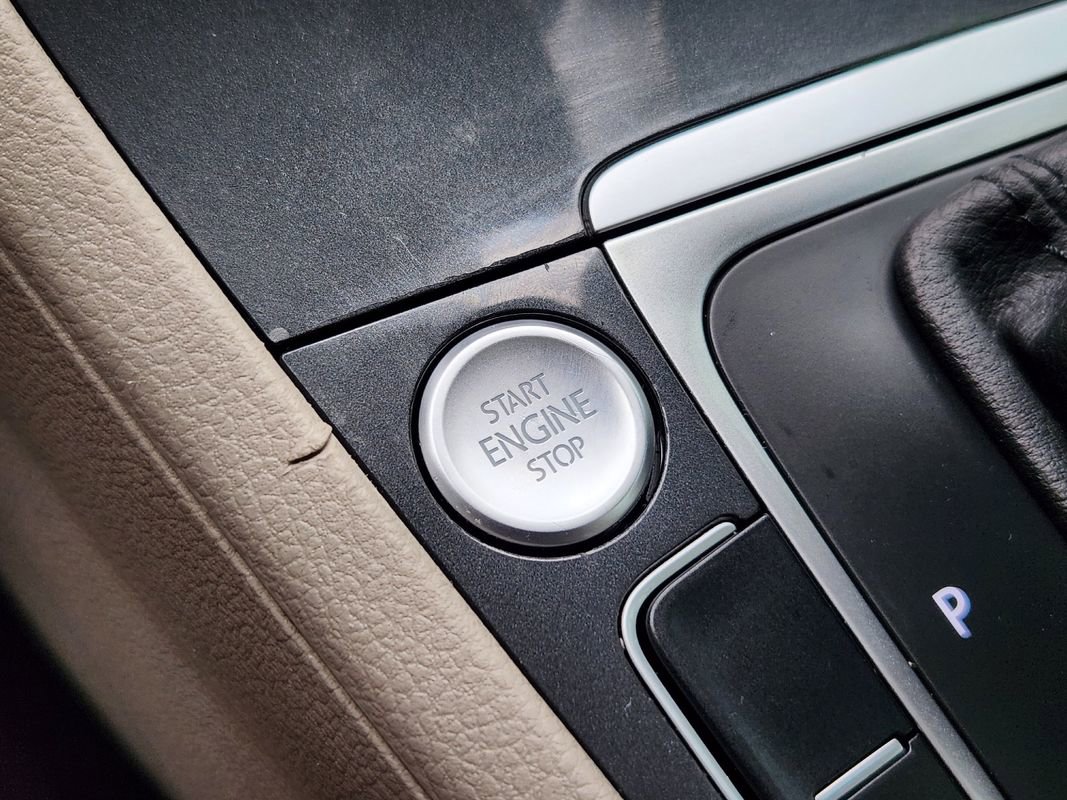 Used 2020 Volkswagen Golf 4-Door image 21