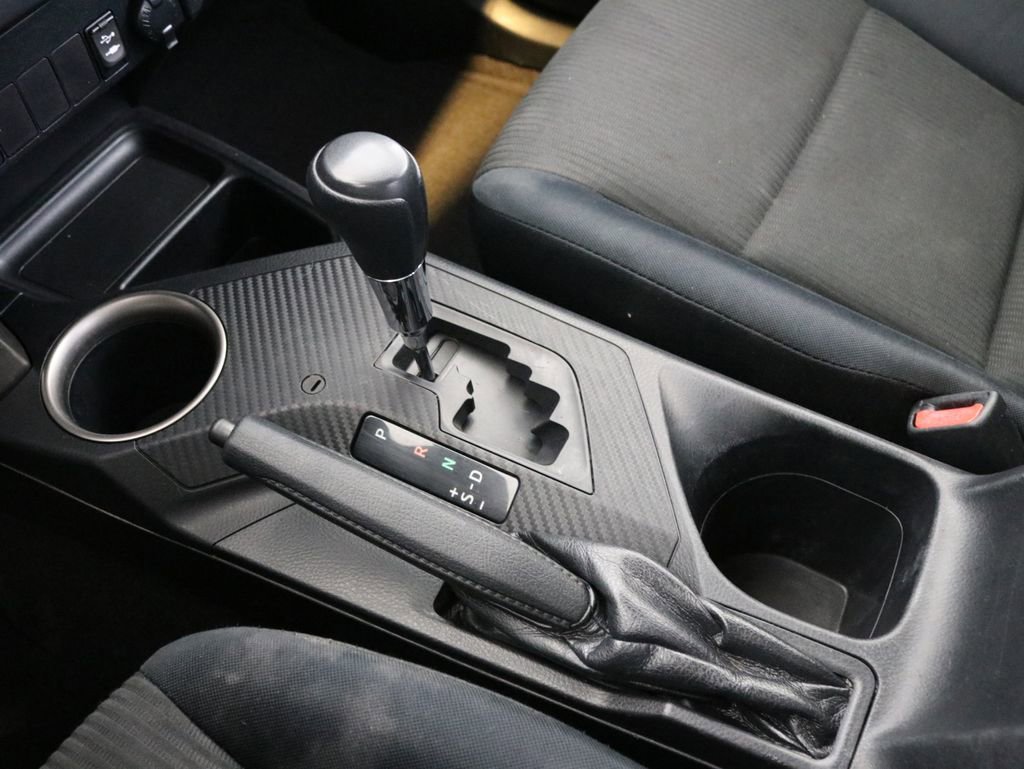 Used 2015 Toyota RAV4 LE AWD/4WD image 46