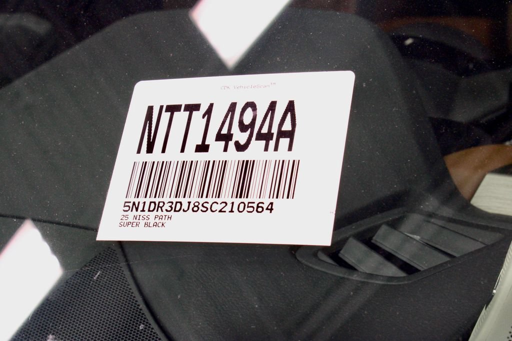 Certified 2025 Nissan Pathfinder Platinum w/ Cargo Package AWD/4WD image 36