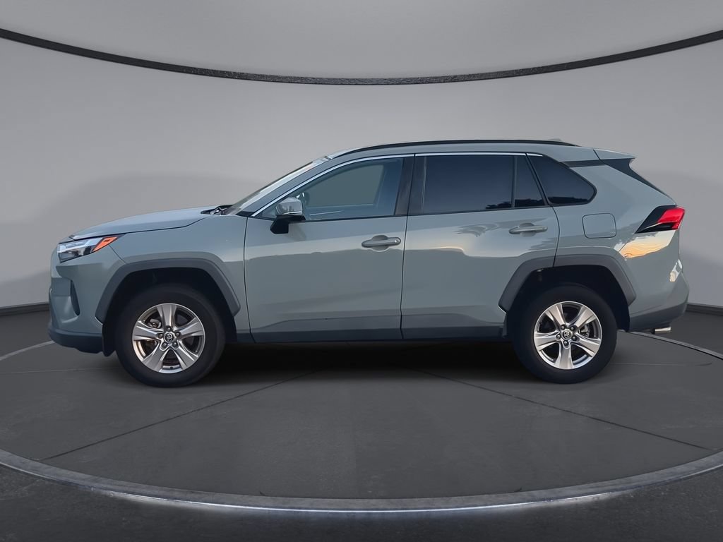 Used 2022 Toyota RAV4 XLE FWD image 5