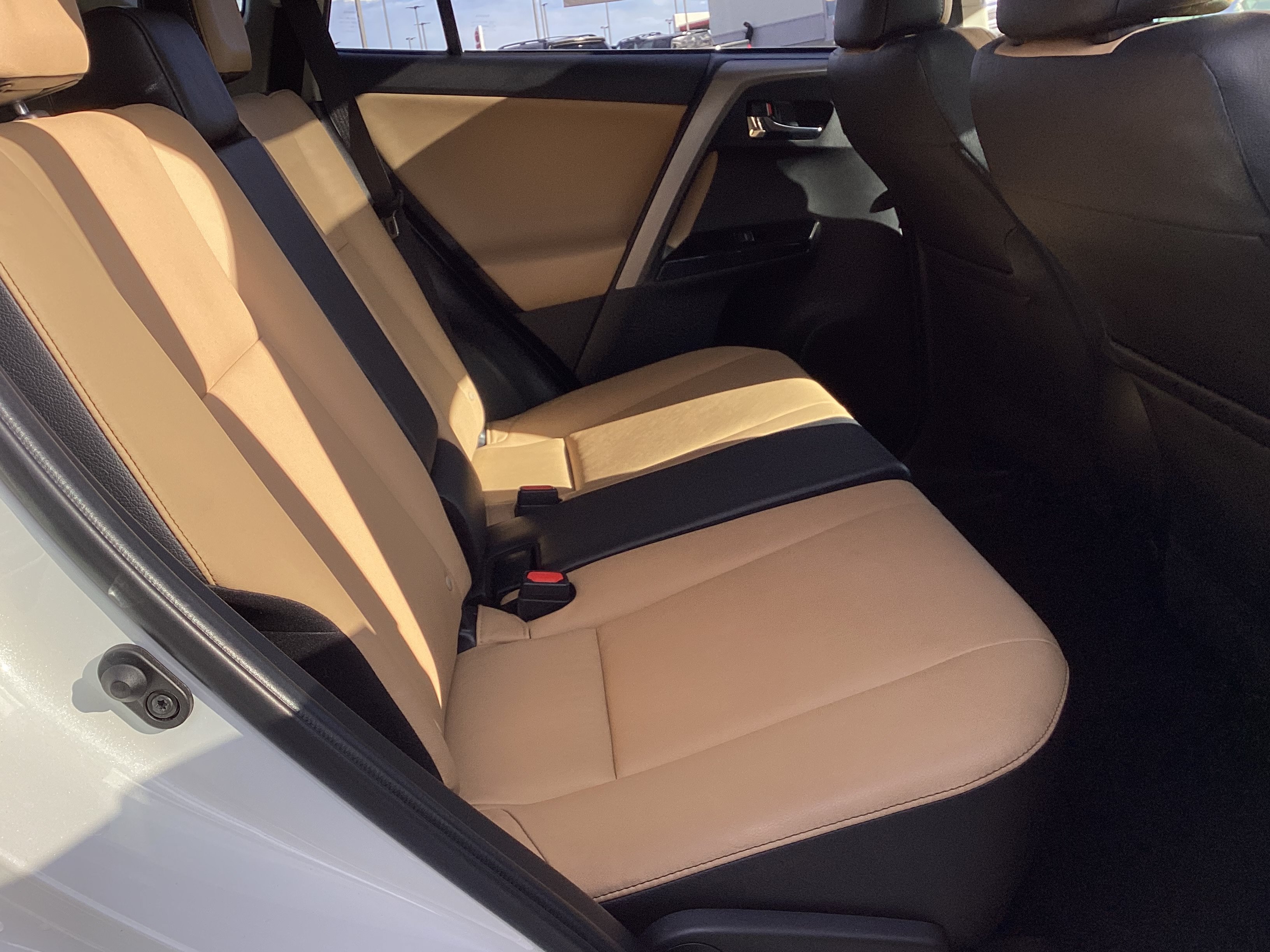 Used 2016 Toyota RAV4 Limited AWD/4WD image 17